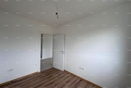 Stan Prodajemo stan u novoj zgradi!, Ližnjan, Appartement