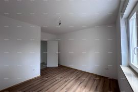 Stan Prodajemo stan u novoj zgradi!, Ližnjan, Appartement