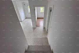 Stan Prodajemo stan u novoj zgradi!, Ližnjan, Appartement