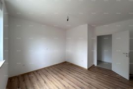 Stan Prodajemo stan u novoj zgradi!, Ližnjan, Appartement