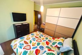 VIŠKOVO - 2S+DB, 69 m2, 1. kat, prostrana terasa!, Viškovo, Appartement