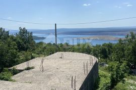 RIJEKA, ŠMRIKA - građevinsko zemljište 860 m2 s pogledom na more i izgrađenom temeljnom pločom za stambenu zgradu - stanove / apartmane / obiteljsku kuću / villu! PRILIKA!, Kraljevica, Zemljište