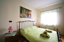 HOSTI, stan sa garažom, Rijeka, Flat