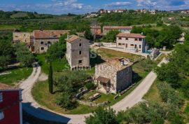 BUJE, kamena villa s bazenom i pogledom na more, Buje, Casa