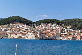 Brač, Pučišća, kuća prizemnica s velikim maslinikom od 8300 m2, Pučišća, House