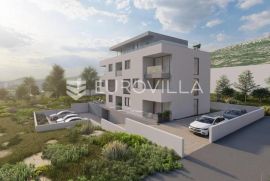 Kaštel Lukšić, trosoban stan površine 106,12 m2 s krovnom terasom od 116 m2 i pogledom na more - S8, Kaštela, Flat