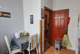 Stan Prodaje se dvoetažni stan u blizini centra, Pula!, Pula, Apartamento