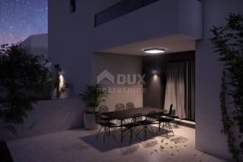 ŠIBENIK, VODICE - moderna kuća u nizu 99,68m2 + okućnica + 2 parking mjesta – S2, Vodice, House