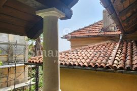 OPATIJA - CENTAR, stan u povijesnoj vili 100 metara od mora, Opatija, Appartment