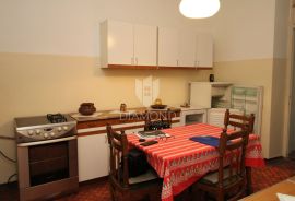 Rijeka, komforan stan na traženoj lokaciji, Rijeka, Appartment