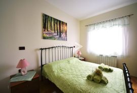 Hosti, 3-soban s dnevnim boravkom, parking, garaža, najam, Rijeka, Appartement