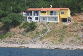 Sv. Juraj, Senj, apartmanska kuća sa izlazom na plažu, 1. red do mora, prodaja!, Senj, بيت