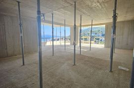 OPATIJA, CENTAR- stan 1. kat 190m2 s panoramskim pogledom na more i bazenom A4, Opatija, Flat