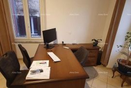 Poslovni prostor Prodaje se poslovni prostor od 40m2, Pula, Propriedade comercial