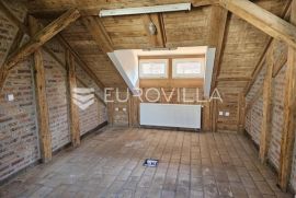 Osijek, Centar, poslovni prostor na 2. katu (60 m2- 140 m2), Osijek, Ticari emlak