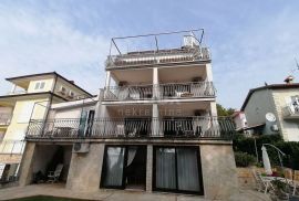 ISTRA, ROVINJ - Apartmanska kuća na samo 40m od mora!, Rovinj, Haus