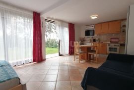 ISTRA, ROVINJ - Apartmanska kuća na samo 40m od mora!, Rovinj, Haus