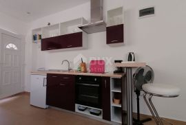 ISTRA, ROVINJ - Apartmanska kuća na samo 40m od mora!, Rovinj, Haus