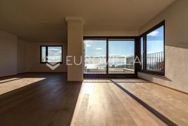 Opatija, Centar, predivan trosoban stan NKP 113,96 m2, Opatija, شقة