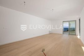 Opatija, moderan trosoban stan NKP 119 m2 u novogradnji, Opatija, Flat