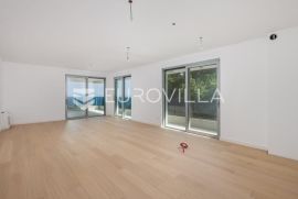 Opatija, trosoban stan NKP 105 m2 u novogradnji, Opatija, Daire