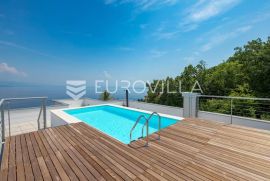 Opatija, atraktivan penthouse s bazenom NKP 367 m2 NOVOGRADNJA, Opatija, Appartement