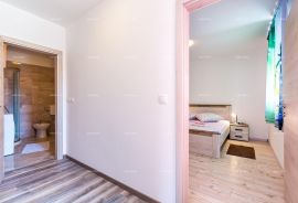 Kuća Samostojeća kuća s apartmanima! Medulin!, Medulin, Maison