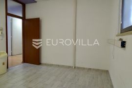 Rijeka, Centar, poslovni prostor površine 800m2, Rijeka, Gewerbeimmobilie