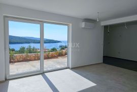 OTOK CRES, CRES CENTAR - Novogradnja!! Prizemlje s vrtom + 2 parkirna mjesta, Cres, Appartement