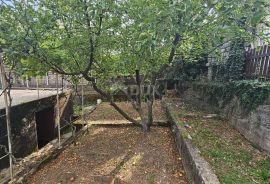 GROBNIK, ČAVLE - kuća u centru mjesta s velikim potencijalom, Čavle, Σπίτι