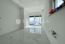 Rijeka, Banderovo, luksuzan penthouse NKP 185 m2, Rijeka, Appartment