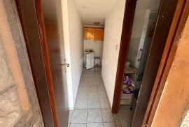 OTOK KRK, VRH - dvojna kuća, 170 m2, okućnica!!!, Krk, Casa