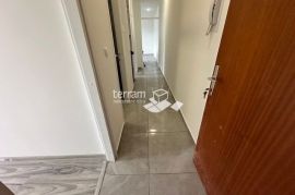 Istra, Pula, Vidikovac, stan 59m2, 1SS+DB, IV. kat, lift, renovirano!! #prodaja, Pula, Apartamento