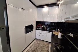 Sesvete-Centar, moderno uređen 3- sobni stan 75,60 m2 sa loggiom, Zagreb, Appartamento