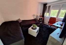 Sesvete-Centar, moderno uređen 3- sobni stan 75,60 m2 sa loggiom, Zagreb, Apartamento