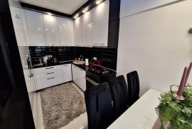 Sesvete-Centar, moderno uređen 3- sobni stan 75,60 m2 sa loggiom, Zagreb, Apartamento