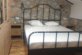 KRK-GABONJIN, PREKRASNA KUĆA ZA ODMOR, 140 m2 NETO, PRIZ.+KAT, Dobrinj, House