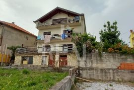 Prodaja kuće s tri stana i garažom na Gornjem Zametu S+P+1+VP, Rijeka, Casa