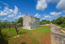 Poreč, okolica, autohtona istarska kamena kuća u mirnom mjestu, Poreč, Haus