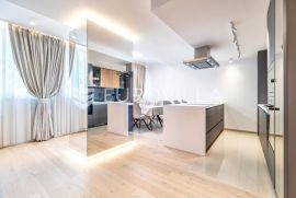 Zagreb, Savska cesta, luksuzan trosoban stan NKP 89 m2 + parkirno mjesto, Zagreb, Flat