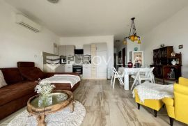 Opatija, predivan trosoban stan NKP 91 m2, bazen, panoramski pogled na Kvarner, Opatija, Wohnung