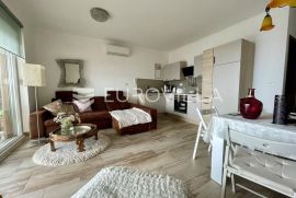 Opatija, predivan trosoban stan NKP 91 m2, bazen, panoramski pogled na Kvarner, Opatija, Wohnung