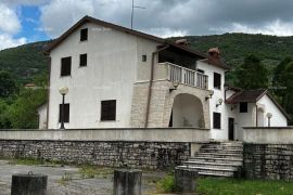 Kuća Prodaja stabmenog objekta s velikim zemljištem, blizina Motovuna!, Motovun, Kuća