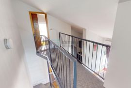 Prodaja apartman Privlaka 91 m2, prvi red do mora, 3s, 2. kat, terasa, Privlaka, Wohnung