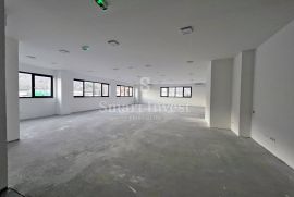 MATULJI, poslovni prostor od 200 m2 za najam, Matulji, Commercial property