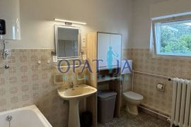 Stan u Ičićima, 104.00 m2, 200 metara od mora s prekrasnim pogledom na Kvarner (iznajmljivanje), Opatija - Okolica, Διαμέρισμα