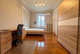 RIJEKA, CENTAR - adaptirani 4S+DB u strogom centru, Rijeka, Appartement