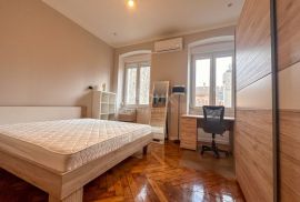 RIJEKA, CENTAR - adaptirani 4S+DB u strogom centru, Rijeka, Appartement