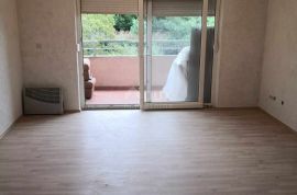 OPATIJA, POBRI - prostrana garsonjera s velikom lođom, Opatija - Okolica, Apartamento