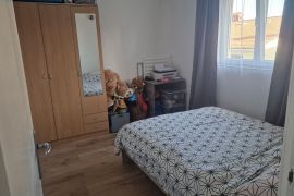 Odličan stan sa 4S+DB na prodaju, Pula, Istra, Pula, Apartamento